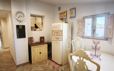 A village house in Altea la Vella on 2 floors with several terraces.